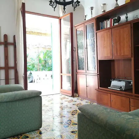 Immersa Nel ايسكيا
